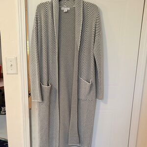 Long Open-Front Chevron Knit Cardigan Sweater - Gray/White